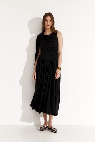 Elegant Black Dress With Back Cut-Out - SS25 - PNK Casual
