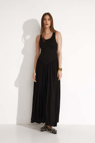 Black Maxi Dress - SS25 - PNK Casual