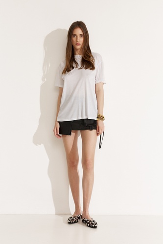 White Top With Buttons On The Back - SS25 - PNK Casual