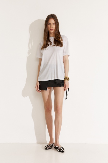 White Top With Buttons On The Back - SS25