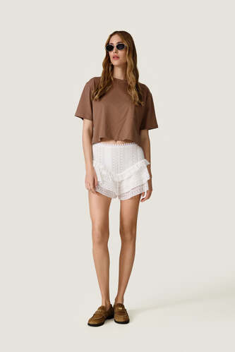 Brown cropped T-shirt with a patch pocket and side slits - SS26 - PNK Casual
