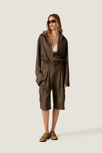 Wide-Leg Cropped Cargo Trousers